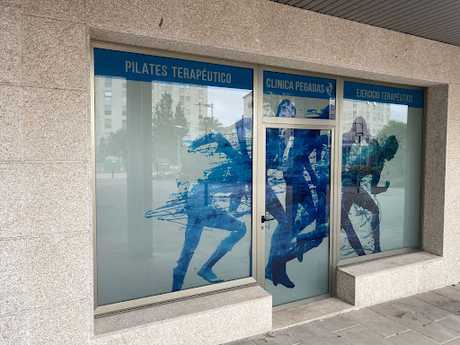 Fotografia tomada fuera de Pilates Terapéutico Clínica Pegadas - Centro de pilates en Santiago de Compostela A Coruña
