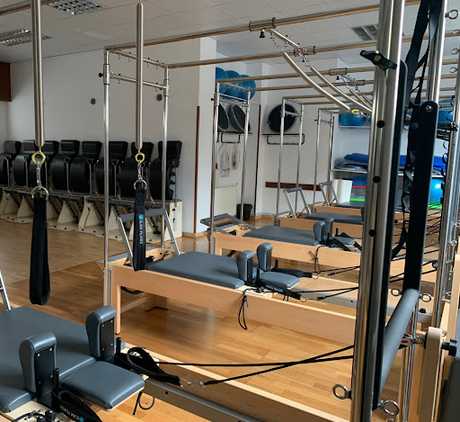 Fotografia tomada fuera de Agenjo Salud (Fisioterapia Osteopatía Psiconeuroinmunología Ortopedia Pilates) - Centro de pilates en Ferrol A Coruña