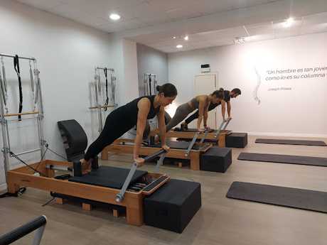Fotografia tomada fuera de Pilates Motion - Centro de pilates en bajo A Coruña
