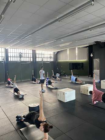 Fotografia tomada fuera de CB - Gimnasio en Betanzos A Coruña