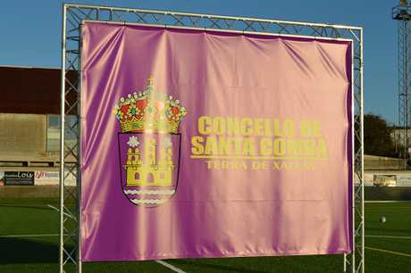Fotografia tomada fuera de Complejo Deportivo Municipal de Fontenla - Centro deportivo en Santa Comba A Coruña