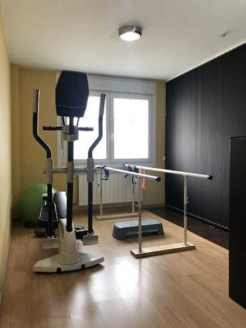 Fotografia tomada fuera de Arias Durán Clínica de Rehabilitación y Fisioterapia - Clínica de fisioterapia en Teo A Coruña