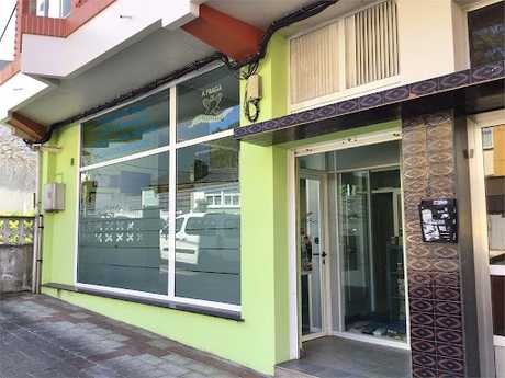 Fotografia tomada fuera de Centro de Osteopatía y Masaje A Fraga - Osteópata en Fene A Coruña