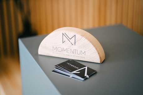 Fotografia tomada fuera de Centro Momentum. El impulso hacia el cambio. - Centro de salud y bienestar en Santiago de Compostela A Coruña