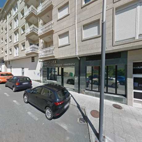 Fotografia tomada fuera de Esfera Clínica de Osteopatia y Fisioterapia - Médico en Boiro A Coruña