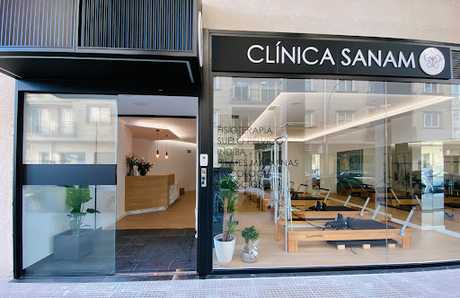 Fotografia tomada fuera de Clínica Sanam - Clínica de fisioterapia en Noia A Coruña