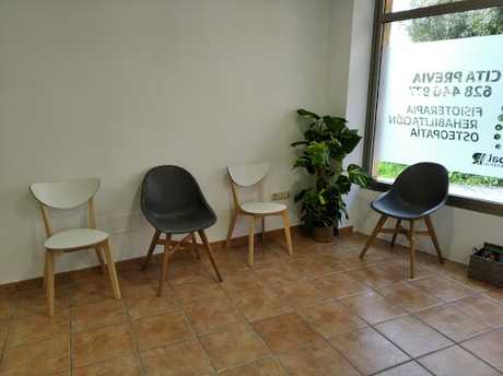 Fotografia tomada fuera de Rubal Fisioterapia - Clínica de fisioterapia en Baldomir A Coruña